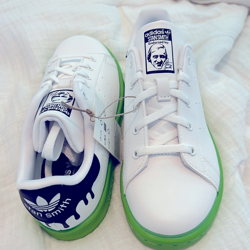 NWT kids Stan Smith originals sneakers